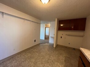 1907 Greenway Ave in Yakima, WA - Building Photo - Building Photo