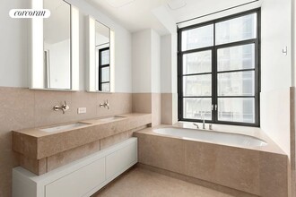 404 Park Ave S in New York, NY - Building Photo - Building Photo