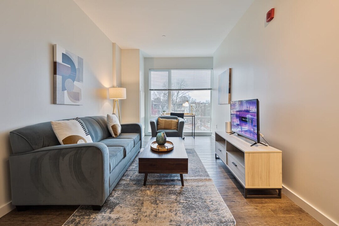240 Sidney St in Cambridge, MA - Building Photo