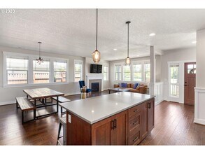 15075 NW Rossetta St in Portland, OR - Building Photo - Building Photo