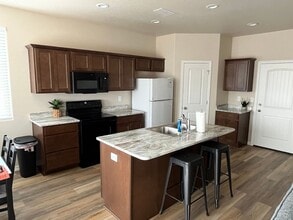 1724 Red Sage Wy in Fort Mohave, AZ - Foto de edificio - Building Photo