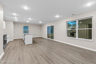 3208 Maldon Ct in Louisville, KY - Building Photo - Building Photo