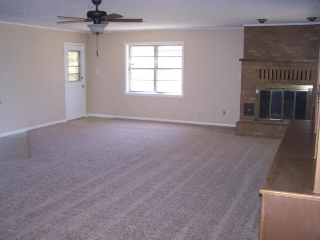 2011 Tryon Rd