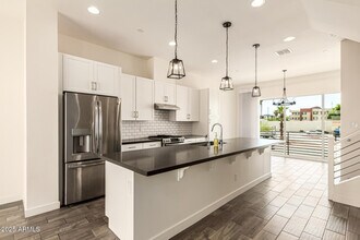 6850 E McDowell Rd in Scottsdale, AZ - Building Photo - Building Photo