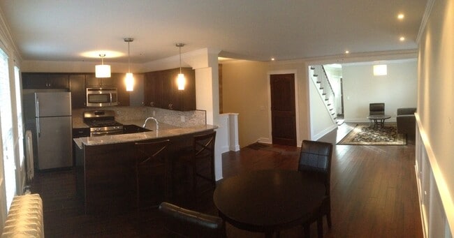 2726 Colfax Ave S, Unit #2 in Minneapolis, MN - Building Photo - Building Photo