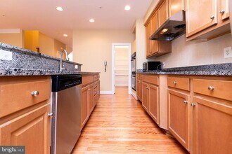 1206 Maple Grove Ln in Rockville, MD - Building Photo - Building Photo