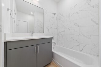 2109 Holman St in Houston, TX - Building Photo - Building Photo