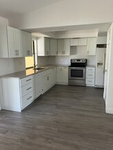 3231 SW 1st Pl in Cape Coral, FL - Building Photo - Building Photo