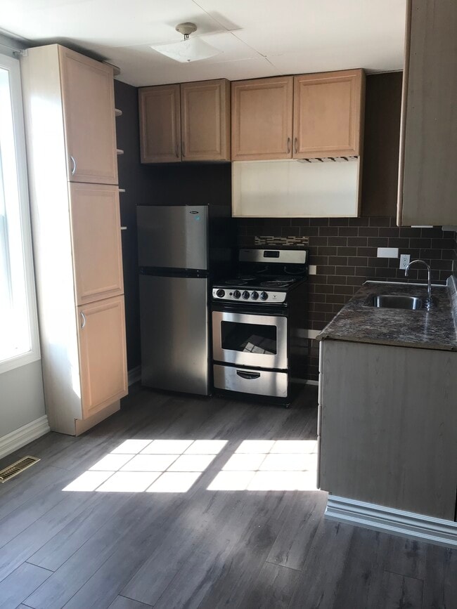 property at 356 Ritson Rd S