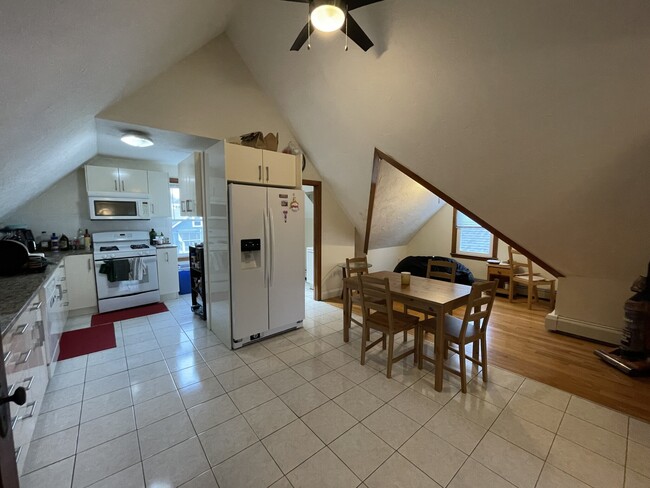 65 Fairbanks St, Unit 2 in Boston, MA - Building Photo - Building Photo