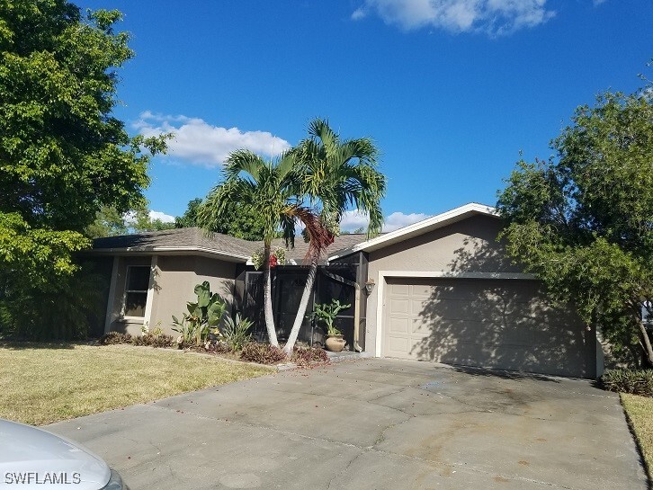 313 SE 16th Pl in Cape Coral, FL - Building Photo