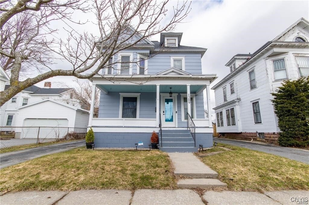 1209 Boyd St in Watertown, NY - Building Photo