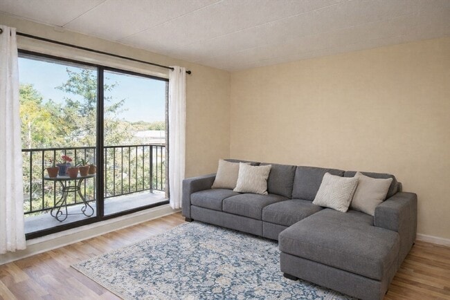 30 High St in Dedham, MA - Building Photo - Building Photo