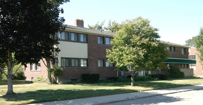 25987 Woodward Ave in Royal Oak, MI - Foto de edificio - Building Photo