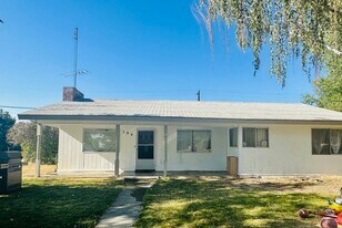 106 E Washington St in Coulee City, WA - Building Photo