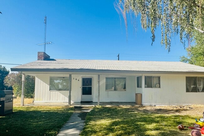 property at 106 E Washington St