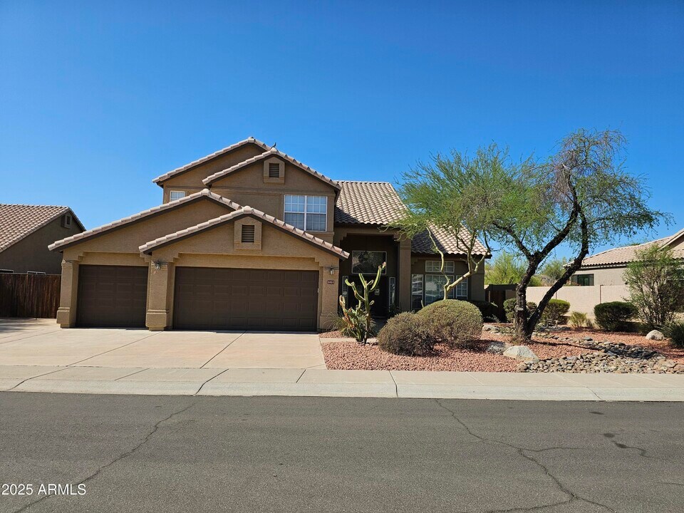 2037 E Indigo Brush Rd in Phoenix, AZ - Building Photo