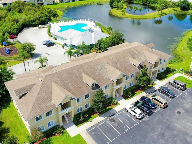 6423 Cypressdale Dr in Riverview, FL - Building Photo