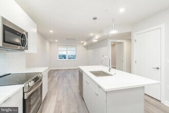 3449 Scotts Ln, Unit B414 in Philadelphia, PA - Building Photo - Building Photo