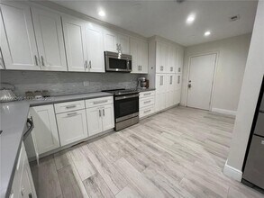 307 Bonnie Brae Way in Hollywood, FL - Building Photo - Building Photo