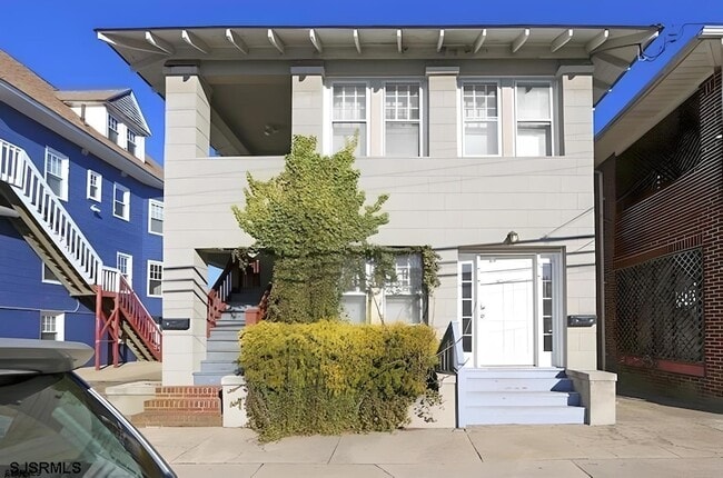 property at 5 N Newport Ave