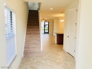 7770 Bristol Cir in Naples, FL - Foto de edificio - Building Photo