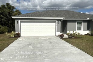 23478 Rocket Ave in Port Charlotte, FL - Building Photo