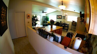 801 Ahukini St in Honolulu, HI - Building Photo - Building Photo