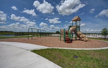 925 Terra Vista St in Brandon, FL - Building Photo - Building Photo