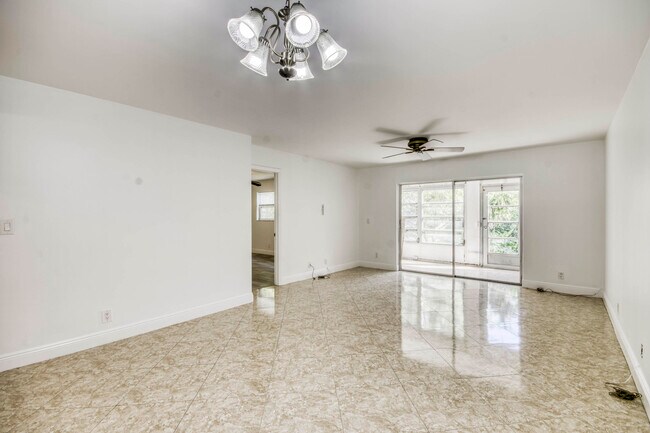 9200 SW 3rd St in Boca Raton, FL - Building Photo - Building Photo