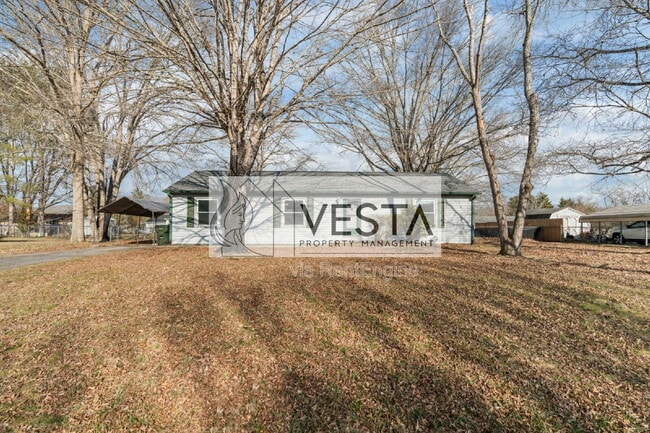 35 E Silverleaf Dr in Hendersonville, NC - Building Photo - Building Photo