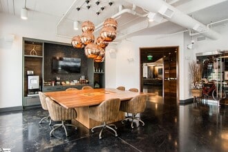 212 E Broad St in Greenville, SC - Building Photo - Building Photo