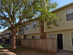 Farrar West in Lubbock, TX - Building Photo - Building Photo