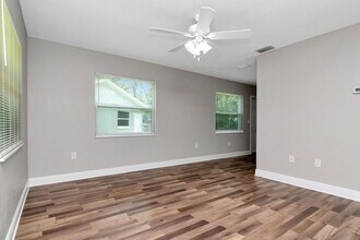 6201 12th St Ct E in Bradenton, FL - Foto de edificio - Building Photo