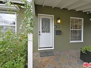 1833 Brockton Ave in Los Angeles, CA - Building Photo - Building Photo