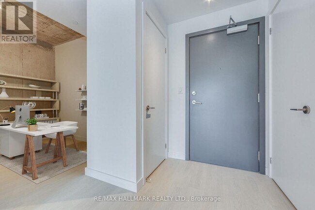 246-246 Logan Ave in Toronto, ON - Building Photo - Building Photo