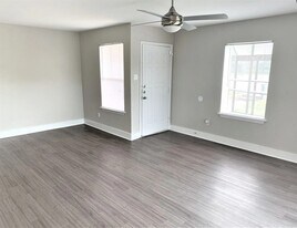 7001 S Congress Ave in Austin, TX - Building Photo