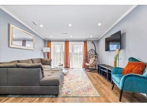 150 Elm St, Unit Unit 9 in Braintree, MA - Building Photo - Building Photo