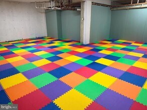 4600 Duke St, Unit 617 in Alexandria, VA - Building Photo - Building Photo