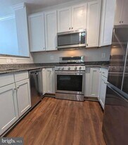 2419 Rainswood Ln in Leesylvania, VA - Building Photo