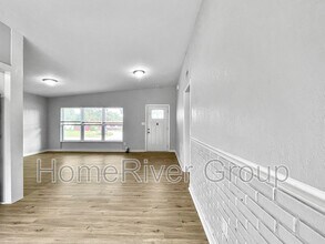 6110 Perrine Dr in Orlando, FL - Building Photo - Building Photo