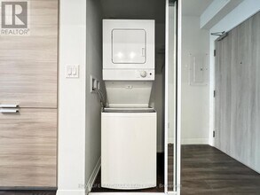 75 Canterbury Pl in Toronto, ON - Building Photo - Building Photo