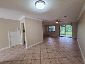 902 Riverside Dr in Greenacres, FL - Building Photo - Building Photo