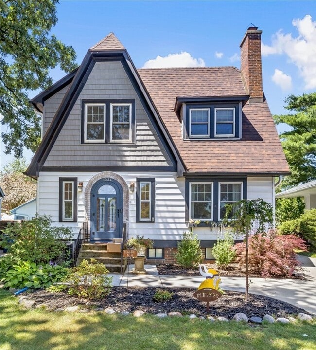 property at 1534 42nd St