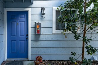 Lighthouse Condominiums in Vallejo, CA - Foto de edificio - Building Photo