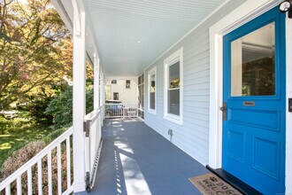 96 Holmes Ave in Darien, CT - Building Photo - Building Photo