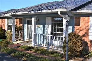 1993 Washington St E in Lewisburg, WV - Building Photo