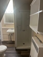 352 Court St, Unit #3 in Auburn, ME - Building Photo - Building Photo