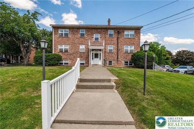 90 Gum St, Unit 1N in Nazareth, PA - Building Photo - Building Photo