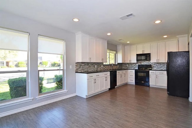 7102 Casablanca Ct in Dallas, TX - Building Photo - Building Photo